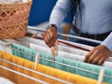 Diga adeus ao varal tradicional: é assim que você seca suas roupas em poucos minutos