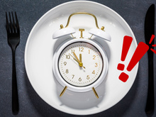 O melhor horário para jantar, segundo especialistas em longevidade, tem relação com a hora que você dorme