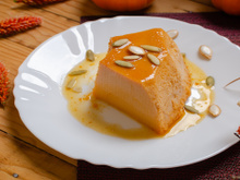 Aprenda a fazer pudim cremoso sem ovo e sem forno com um ingrediente que você não espera