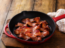 Você sabe o que é exatamente o bacon e como comprar para fazer em casa?