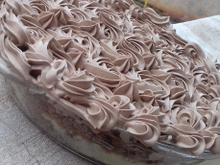 Bolo de travessa com recheio de leite ninho