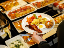 Sou microbiologista e aqui está o que (e onde) eu nunca como: "O risco de intoxicação alimentar aumenta quando..."