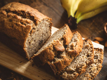 Se a banana ficou muito madura, faça banana bread fofinho e delicioso com essa receita