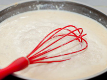 Nem requeijão, nem creme de leite: o verdadeiro molho branco só precisa de 3 ingredientes simples