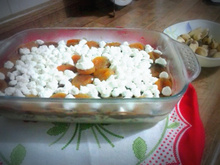 Pavê festivo de panetone de chocolate e damascos