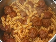 Macarrão com almôndegas