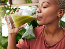 Suco hidratante de 3 ingredientes para começar o dia bem: fortalece sistema imune, melhora a digestão e regula a pressão