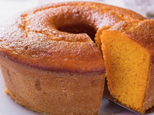 Bolo de cenoura cremoso com flocão de milho