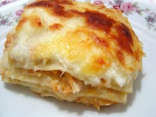 Lasanha cremosa de frango