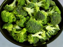 Como cozinhar brócolis preservando os nutrientes? TudoGostoso revela o erro que a maioria das pessoas comete
