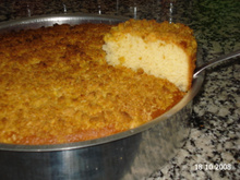 Cuca de baunilha com farofinha de coco e canela