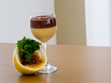 Mousse de maracujá com chocolate