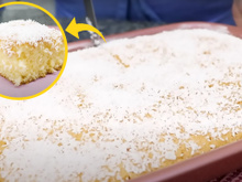 Sou intolerante ao glúten e à lactose e essa é a minha receita de doce preferida: bolo toalha felpuda bem molhadinho sem leite e sem farinha de trigo