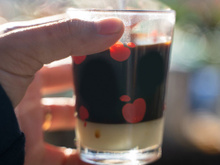 Adeus, cappuccino: café com leite condensado é a nova tendência doce e cremosa irresistível no frio (veja receitas!)