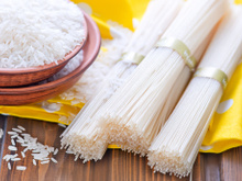 Bifun com molho de camarão: receita rápida e saborosa