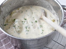 O truque da minha sogra para fazer molho bechamel mais rápido e sem um único caroço empelotado