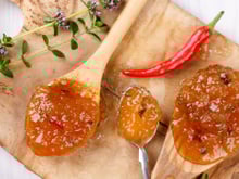 Dia da comida picante: 3 maneiras de usar geleia de pimenta para incrementar seus pratos