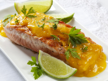 Filé de Peixe ao Molho de Pimenta Vermelha e Laranja