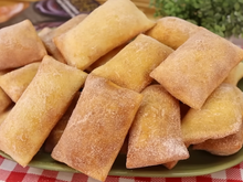 Nem bolinho de chuva, nem pão: a receita econômica que salva o café quando a dispensa tá vazia