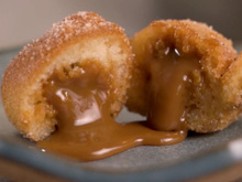 O clima mudou então é hora de fazer um bolinho de chuva: essa versão recheada que aprendi na internet virou minha favorita