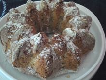 Bolo de laranja com maçã e canela