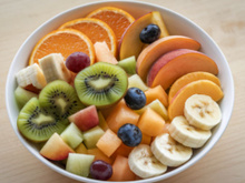 A fruta rica em vitaminas A, C e E que protege os olhos contra catarata, radiação UV e envelhecimento