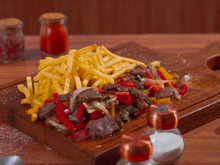 Picadinho com batata frita