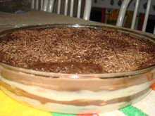 Pavê de brigadeiro com creme branco