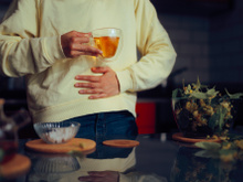 Se você sofre com gastrite e refluxo, esses são os melhores chás para aliviar o problema e muito fáceis de preparar