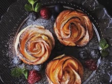 Tortinhas de maçã com cream cheese