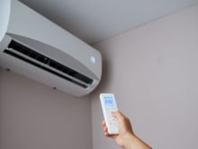 Causas de explosões de ar-condicionado durante altas temperaturas: 7 fatores mais importantes que levam a um incêndio no aparelho e maneiras de preveni-lo