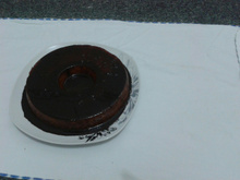 Pudim com calda de chocolate