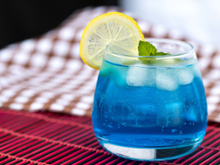 3 drinks sem álcool incríveis para passar o Réveillon sóbrio: sabor e refrescância em um só copo