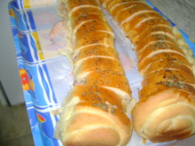 Pão recheado com chester de peito de peru defumado e queijo prato- Tia Jucy