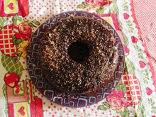 Bolo de chocolate com creme de leite