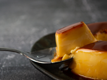 Economize o seu gás! Pudim de geladeira feito com maisena é uma sobremesa prática que não precisa ir ao forno