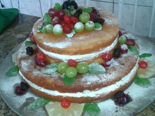 Bolo de frutas frescas