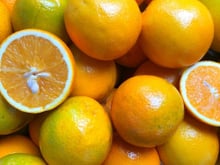 Laranja cara não é culpa das mudanças climáticas! Veja qual é o motivo e como substituir a fruta na alimentação