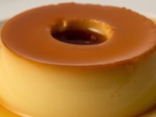 Nem leite, nem ovo, mas muito cremoso: nunca mais fiz outra receita de pudim depois que aprendi essa versão com só 2 ingredientes!