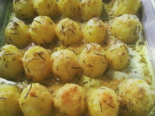 Batata assada com alecrim e sal grosso