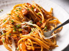 Kimchi carbonara: a mistura das culinárias italiana e coreana em um prato surpreendente  que você precisa experimentar