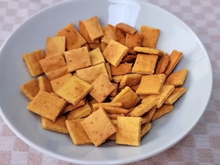 Sem farinha de trigo, nem manteiga: biscoitinho salgado crocante é o lanche fácil e leve que você precisava