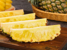 Nunca mais comprei abacaxi azedo depois que aprendi o truque para saber quando está docinho