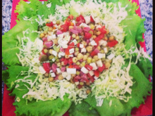 Salada verde com grão de bico