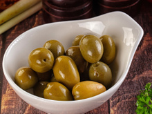 Caroços de azeitona são um tesouro nas mãos: para que servem e como reutilizá-los?