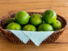 Ignore essa forma de armazenar limão, ela não funciona e pode ser perigosa (e saiba a melhor maneira!)