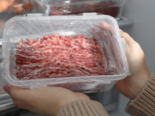 O que fazer se a carne moída ficar cinza na geladeira? Saiba o que isso significa e quando é melhor descartar o alimento