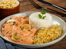 Esse strogonoff sem creme de leite do TudoGostoso me surpreendeu: ficou tão cremoso que nunca mais senti falta da receita tradicional