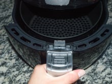 Como fazer a cura da airfryer: aprenda o jeito certo de usar a fritadeira elétrica pela primeira vez
