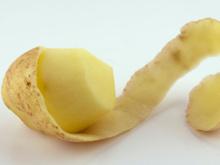 Misturar cascas de batata com bicarbonato de sódio: por que é recomendado e para que serve